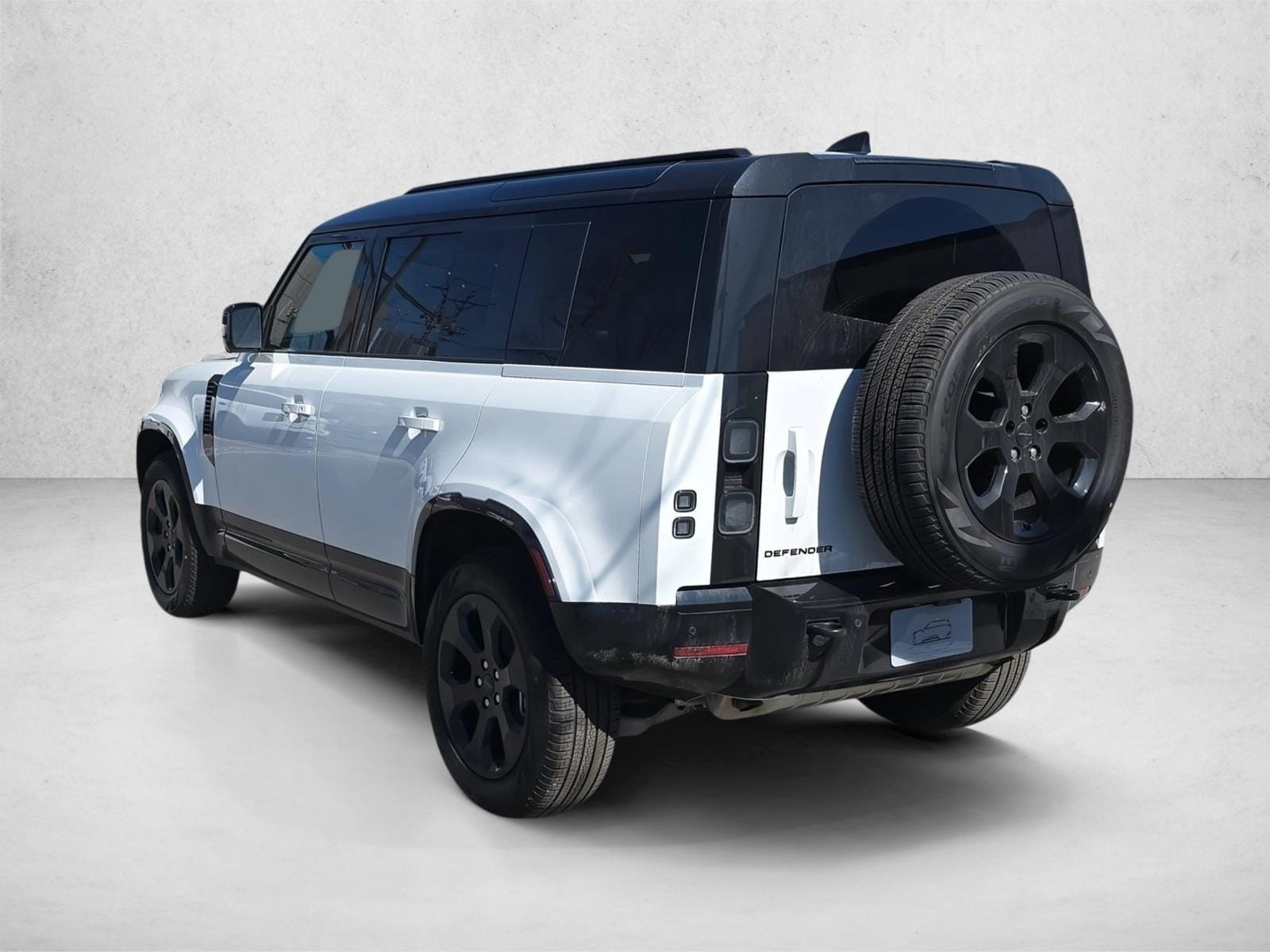 2026 Land Rover Defender X-Dynamic SE - Photo 7