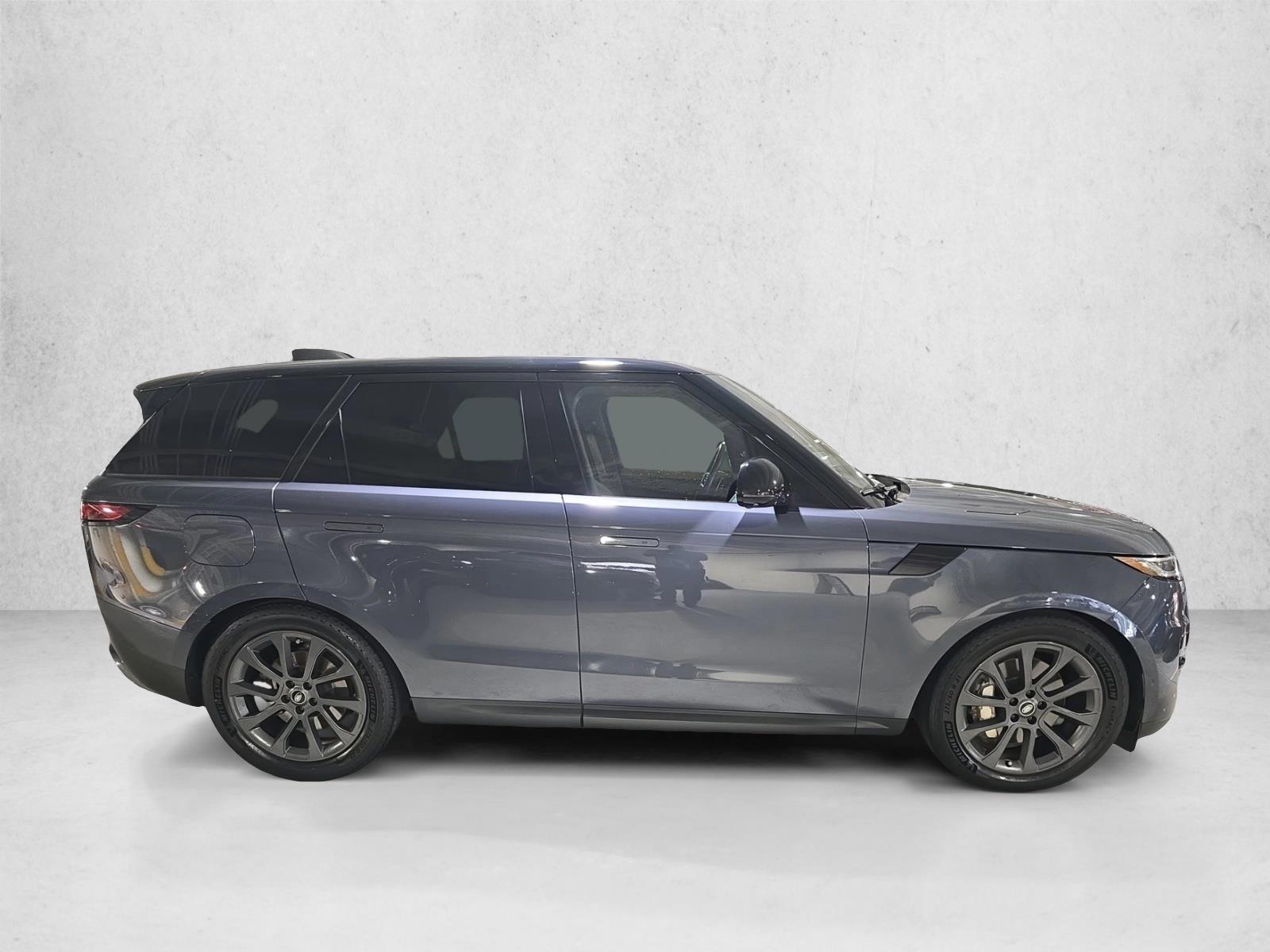 2023 Land Rover Range Rover Sport SE photo 4