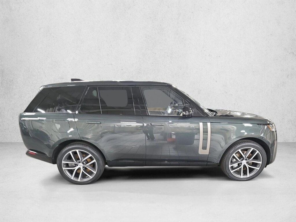 New 2025 Land Rover Range Rover SE Sport Utility
