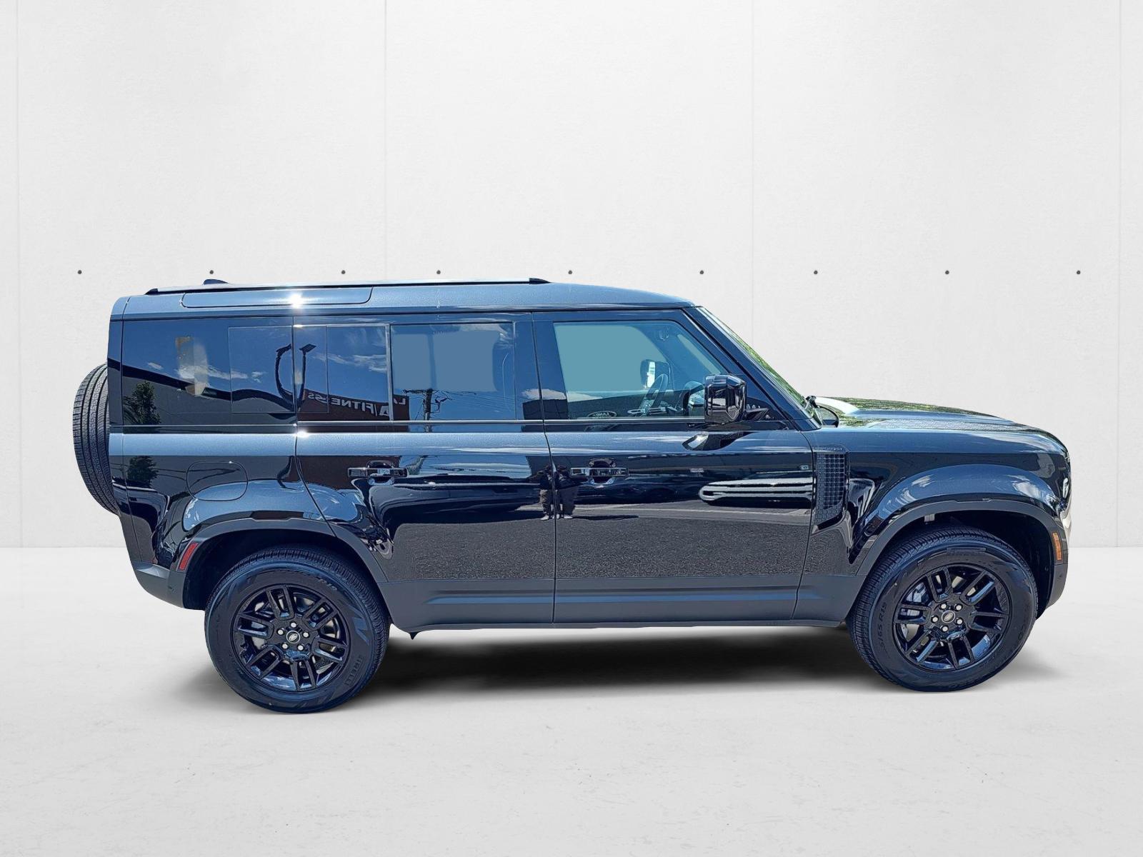 2025 Land Rover Defender 110 S photo 2