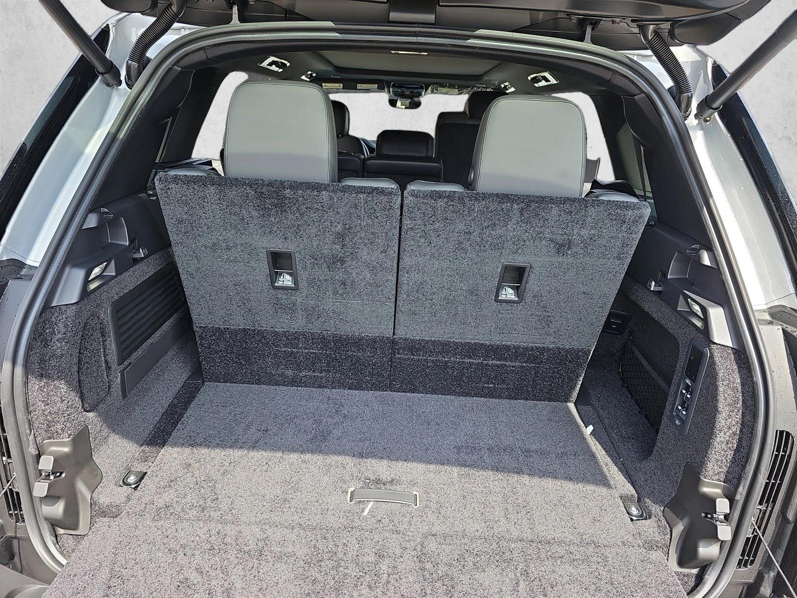 2025 Land Rover Range Rover SE - Photo 13