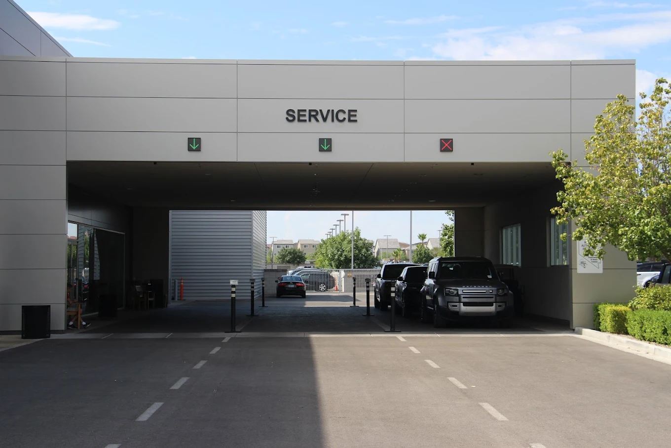 Land Rover service lanes in Las Vegas