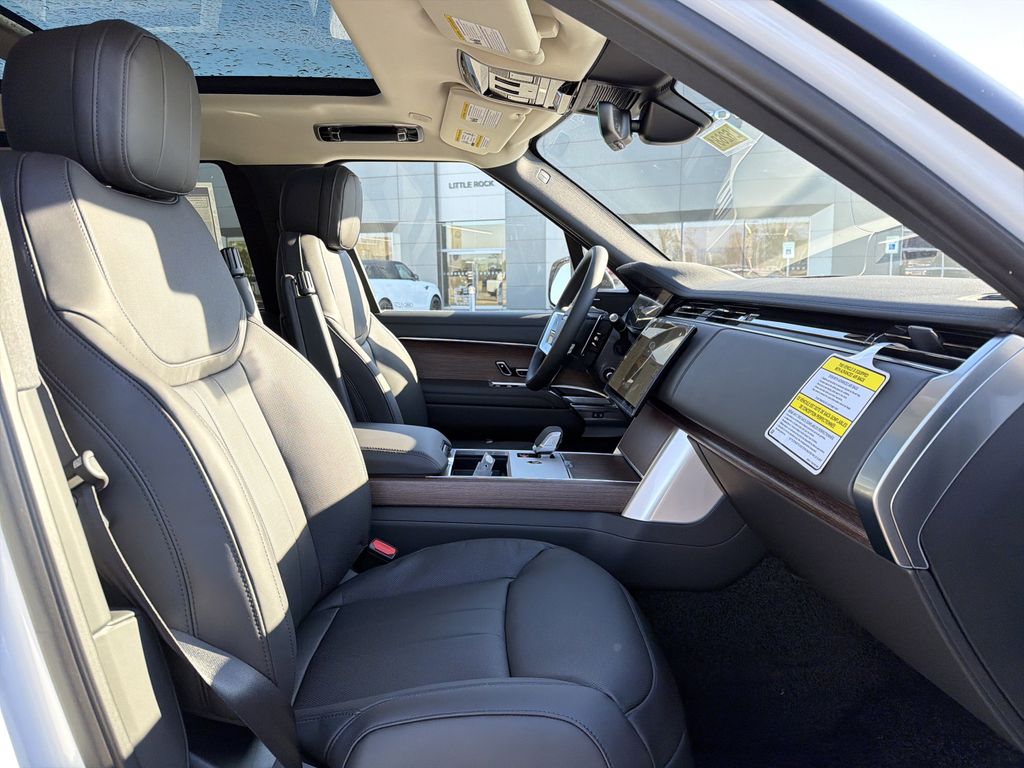 2026 Land Rover Range Rover SE - Photo 17