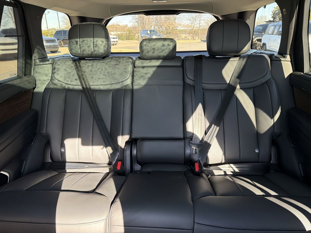 2026 Land Rover Range Rover SE - Photo 29