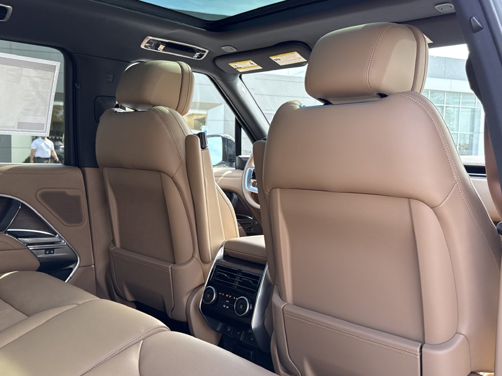 2025 Land Rover Range Rover SE - Photo 15
