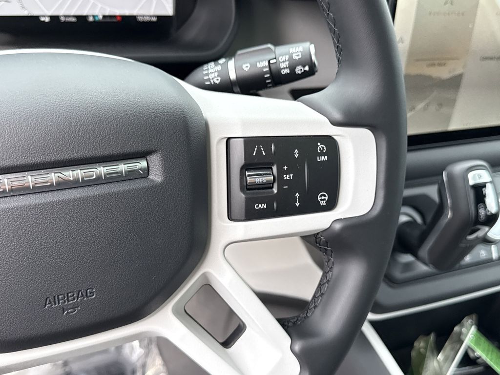 2025 Land Rover Defender X-Dynamic SE - Photo 27