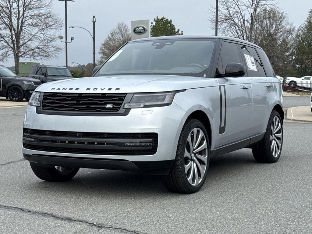 2025 Land Rover Range Rover SE's photo