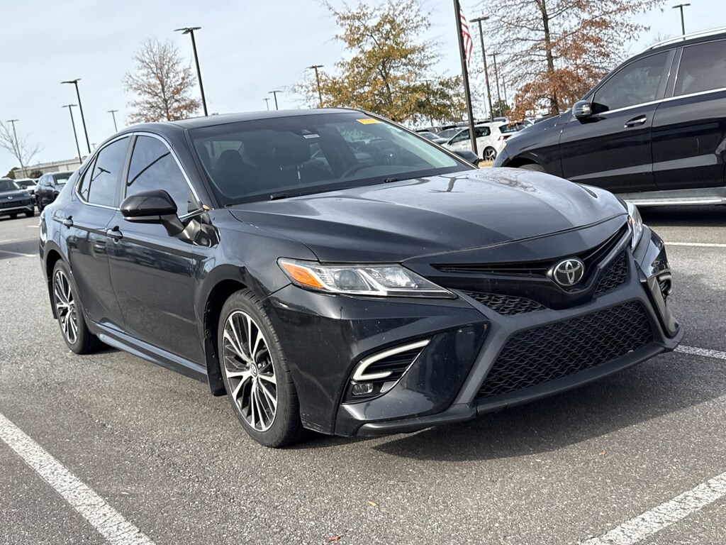 Used 2018 Toyota Camry LE Sedan