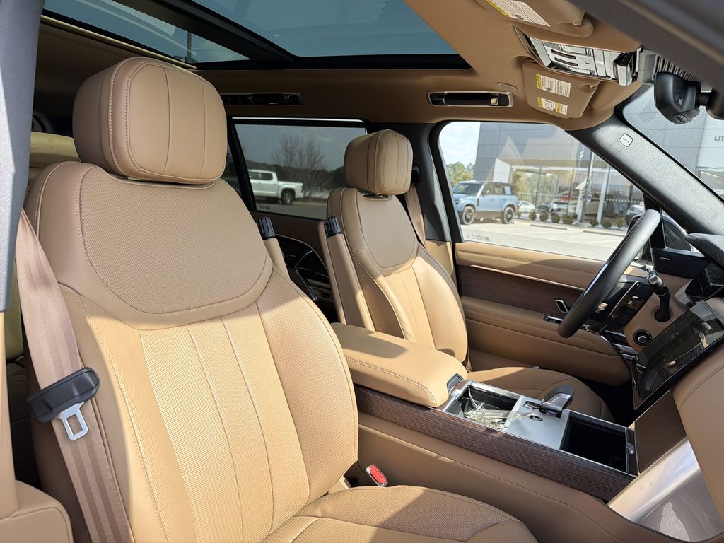 2026 Land Rover Range Rover SE - Photo 11