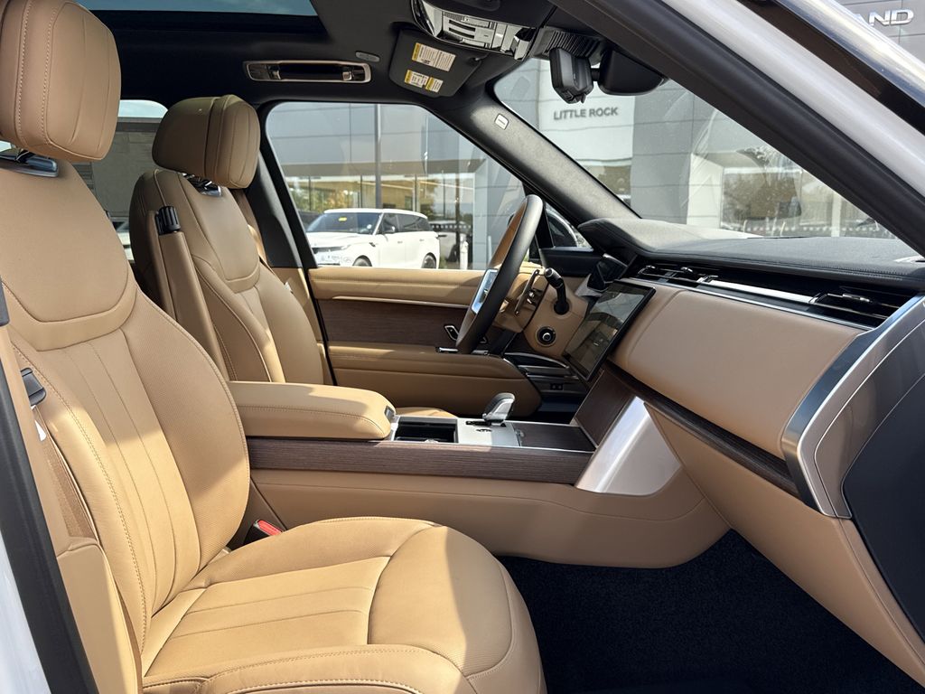 2025 Land Rover Range Rover SE - Photo 17