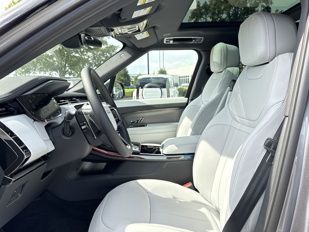 New 2025 Land Rover Range Rover Sport SE 360PS SUV