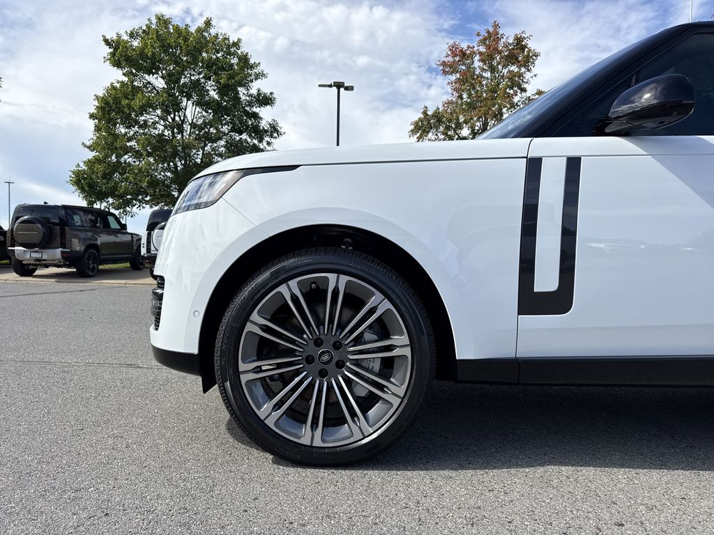2025 Land Rover Range Rover SE - Photo 9