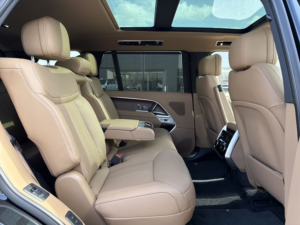 2026 Land Rover Range Rover SE - Photo 9