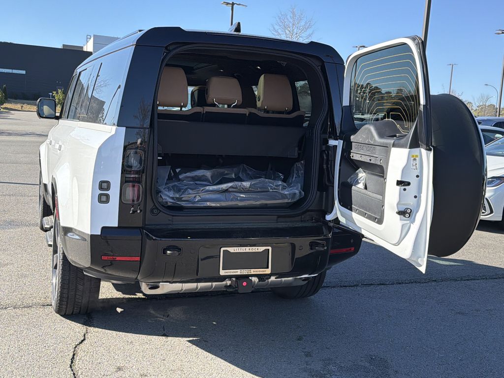 2026 Land Rover Defender X-Dynamic SE - Photo 13
