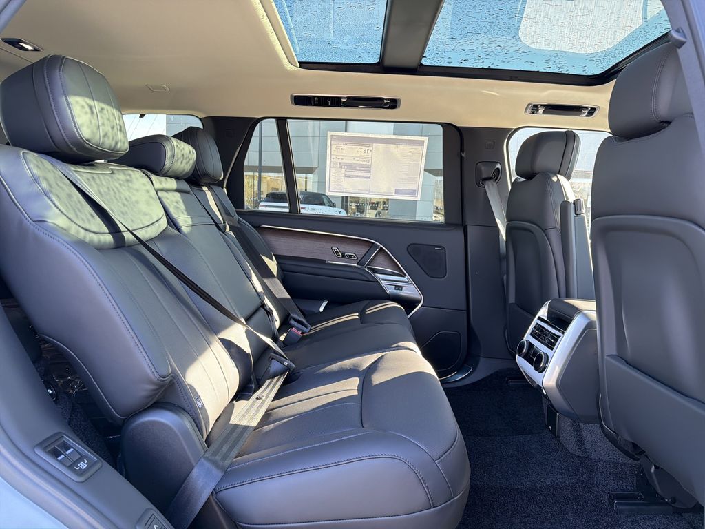2026 Land Rover Range Rover SE - Photo 14