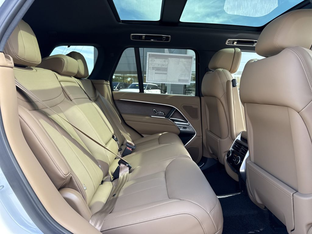 2025 Land Rover Range Rover SE - Photo 14