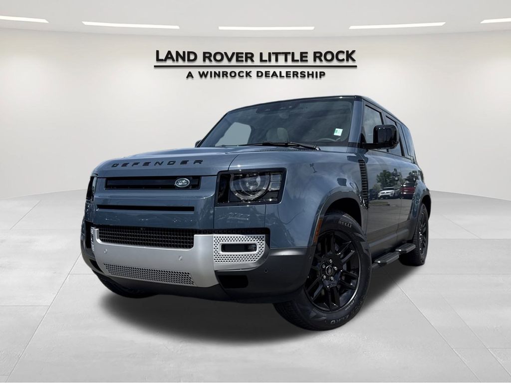 2025 Land Rover Defender S's photo
