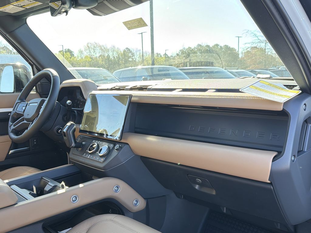 2026 Land Rover Defender X-Dynamic SE - Photo 17