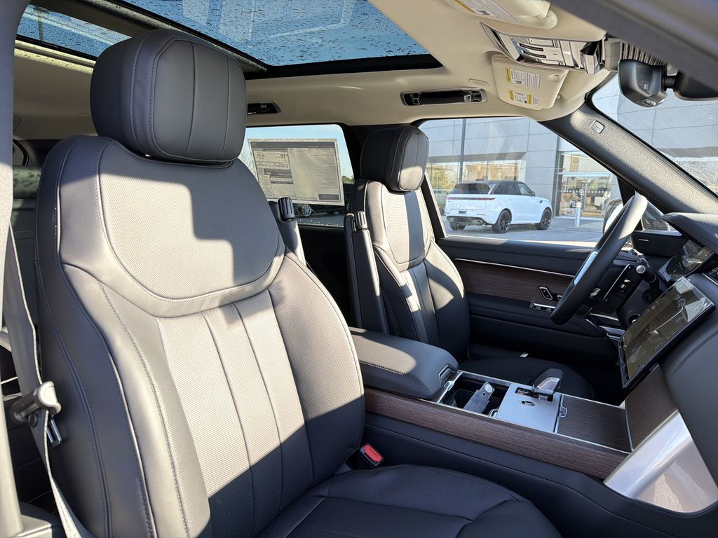 2026 Land Rover Range Rover SE - Photo 16