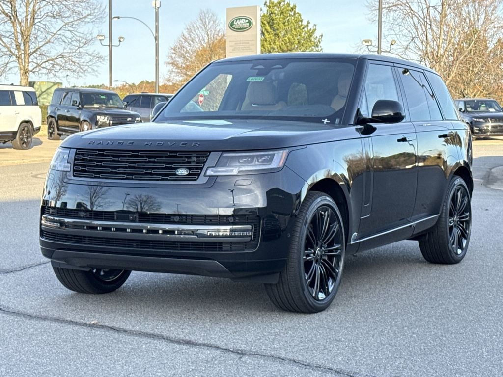 2025 Land Rover Range Rover SE's photo