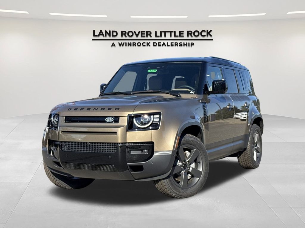 2026 Land Rover Defender S's photo