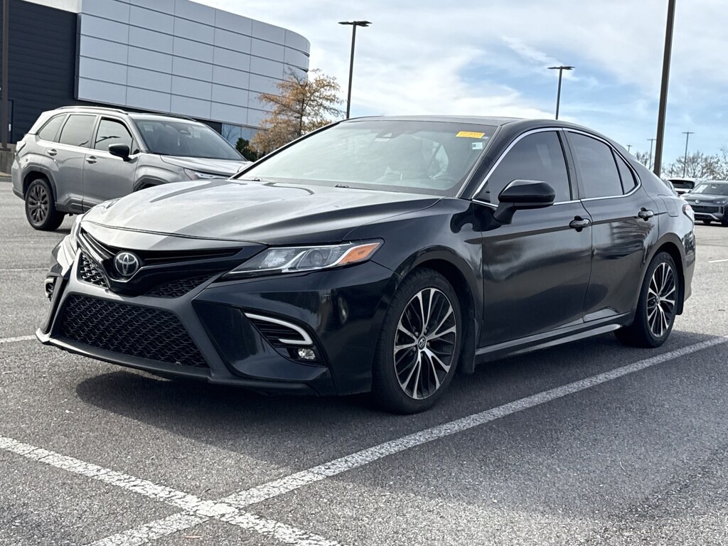 Used 2018 Toyota Camry LE Sedan