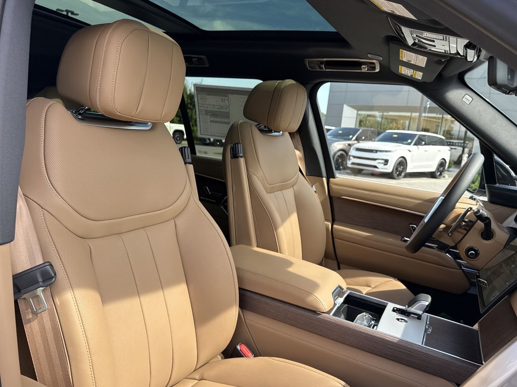 2025 Land Rover Range Rover SE - Photo 16