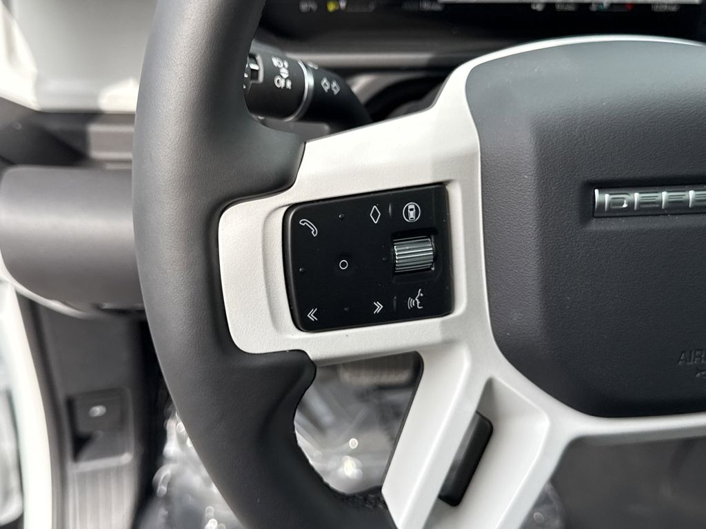 2025 Land Rover Defender X-Dynamic SE - Photo 26