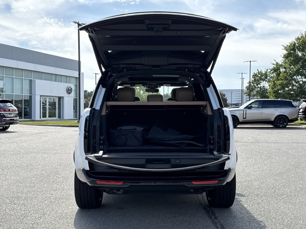 2025 Land Rover Range Rover SE - Photo 12