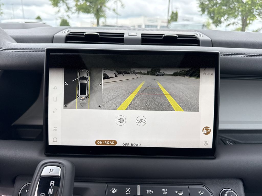 2025 Land Rover Defender X-Dynamic SE - Photo 31