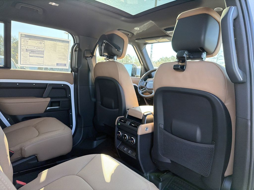 2026 Land Rover Defender X-Dynamic SE - Photo 14