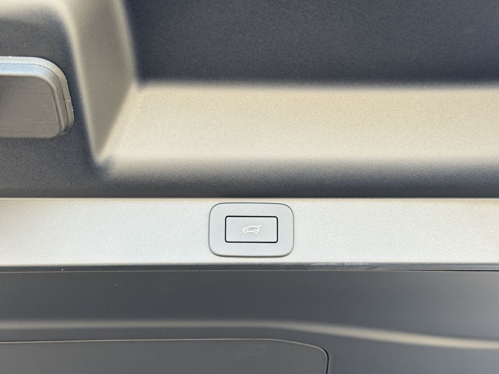 2026 Land Rover Range Rover SE - Photo 13