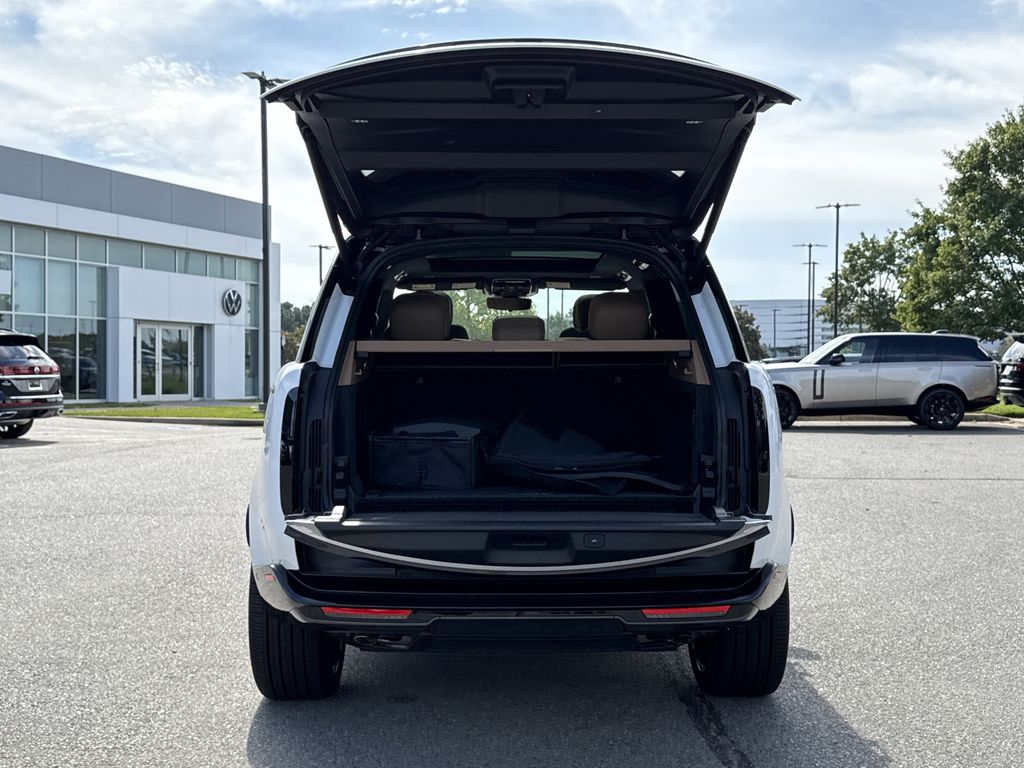 2025 Land Rover Range Rover SE - Photo 12