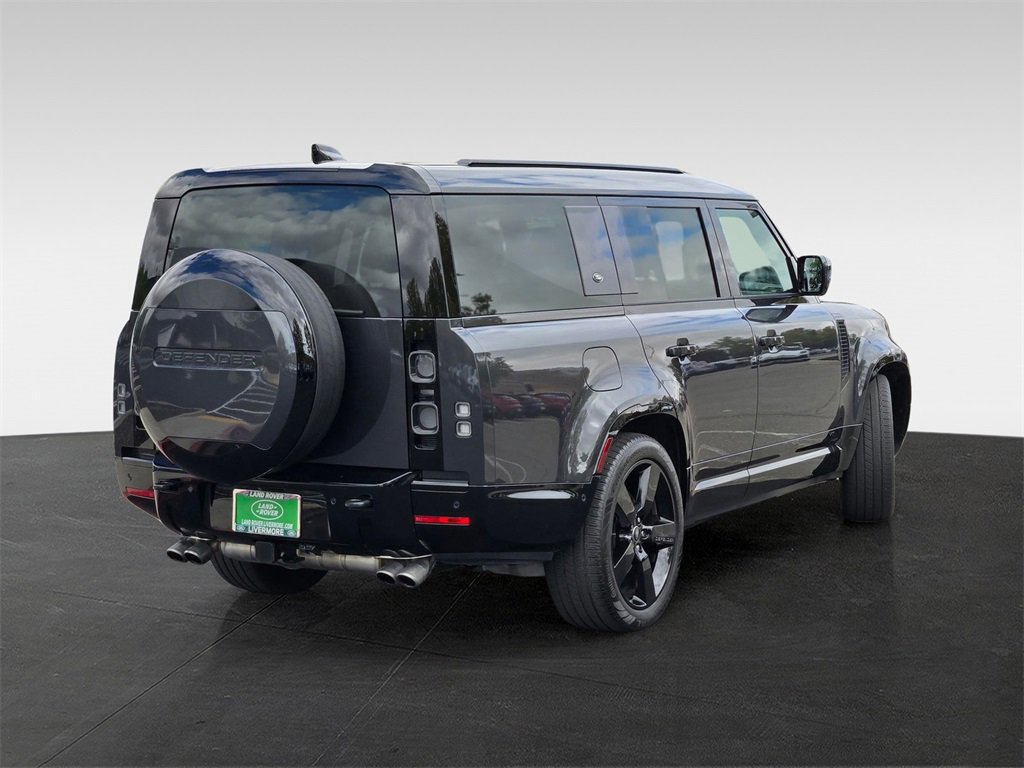 2024 Land Rover Defender V8 photo 4