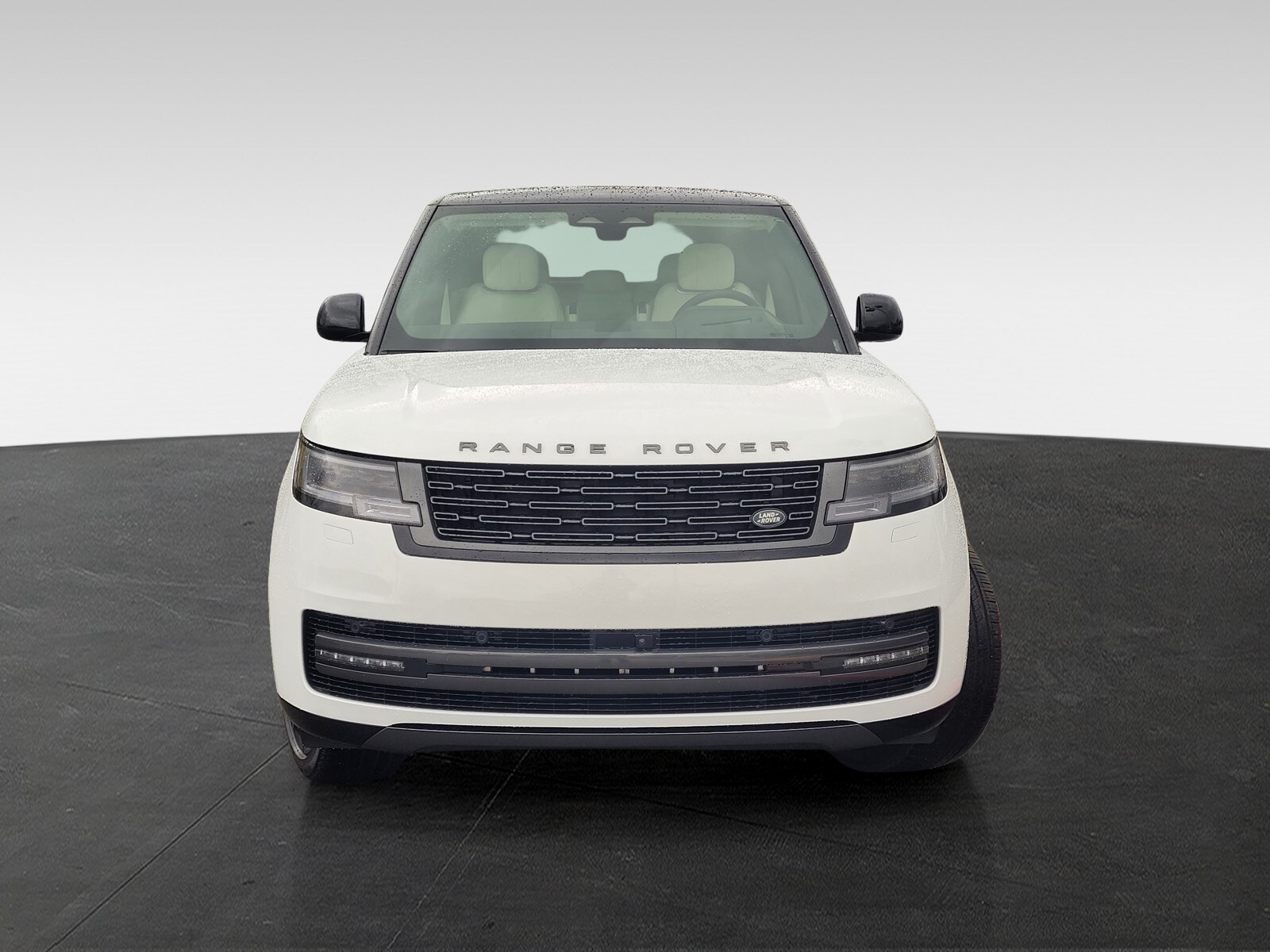 2025 Land Rover Range Rover SE photo 3