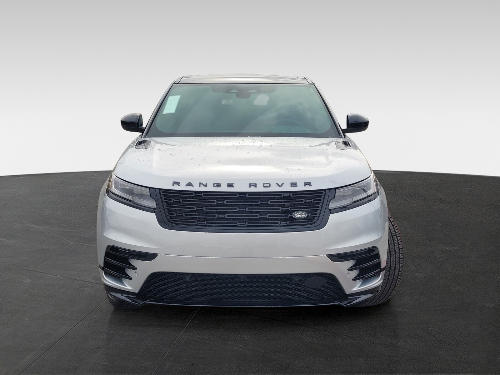 2025 Land Rover Range Rover Velar SE photo 3