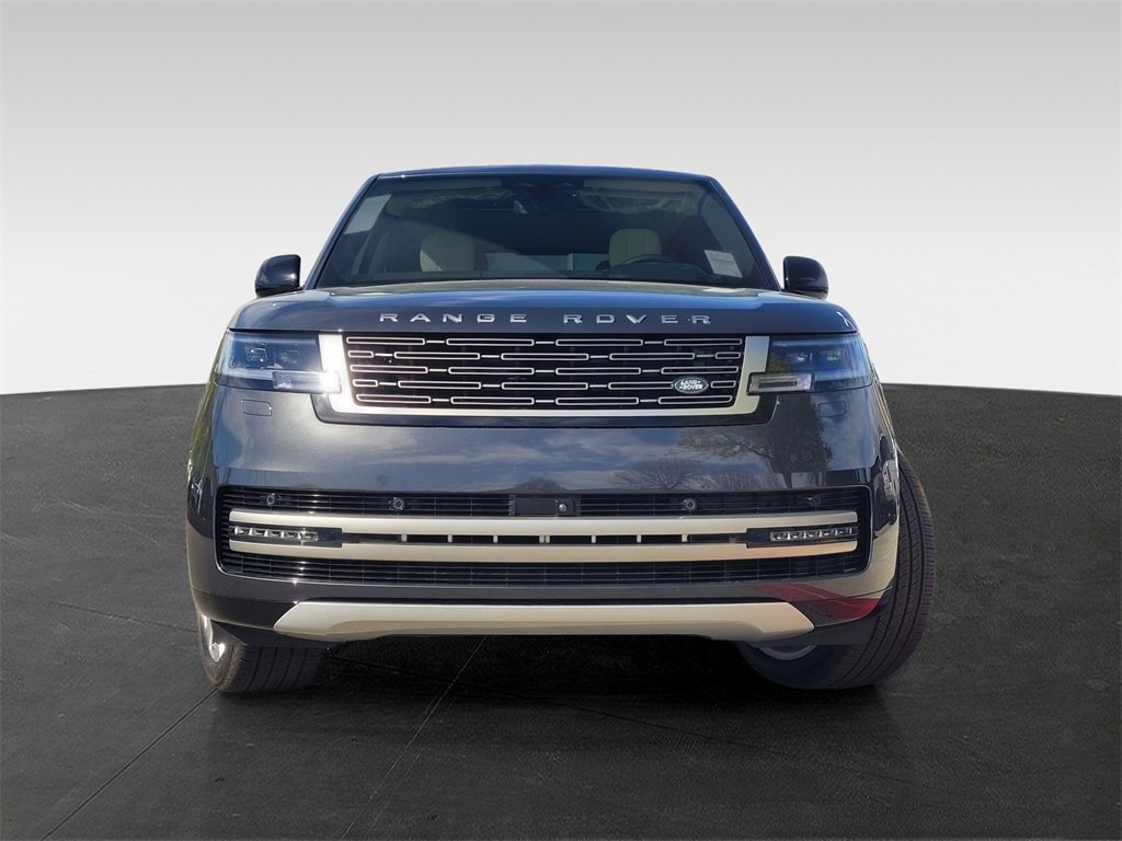 2025 Land Rover Range Rover SE photo 2