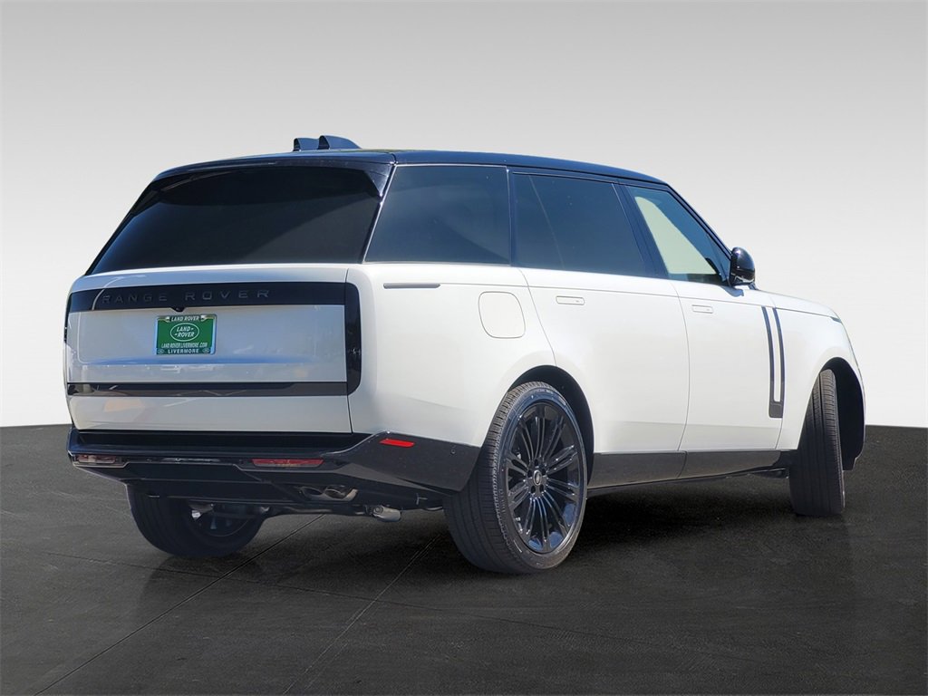 2025 Land Rover Range Rover SE photo 4