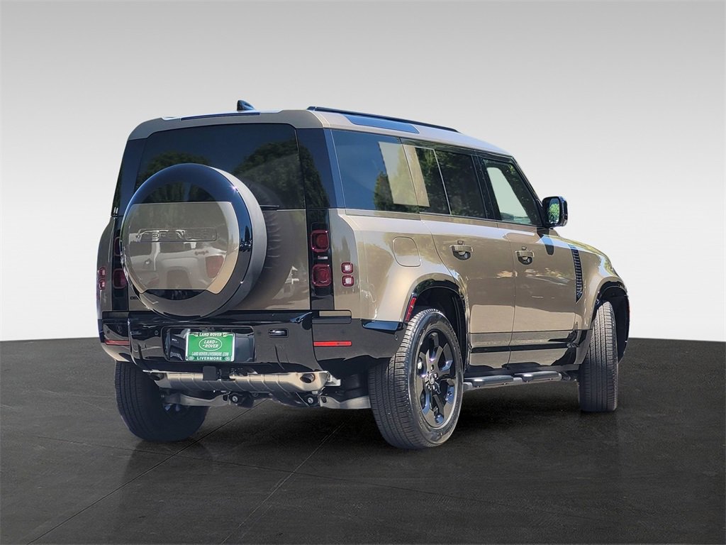 2025 Land Rover Defender 110 X-Dynamic SE photo 4