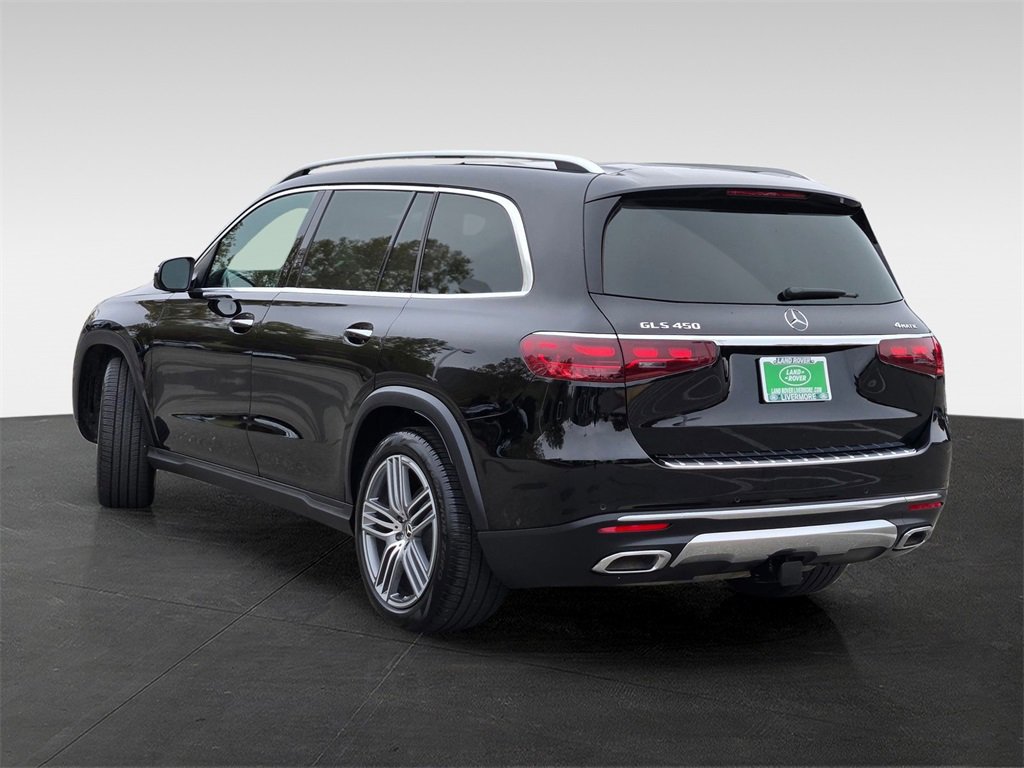 2025 Mercedes Benz GLS 450 4MATIC photo 4