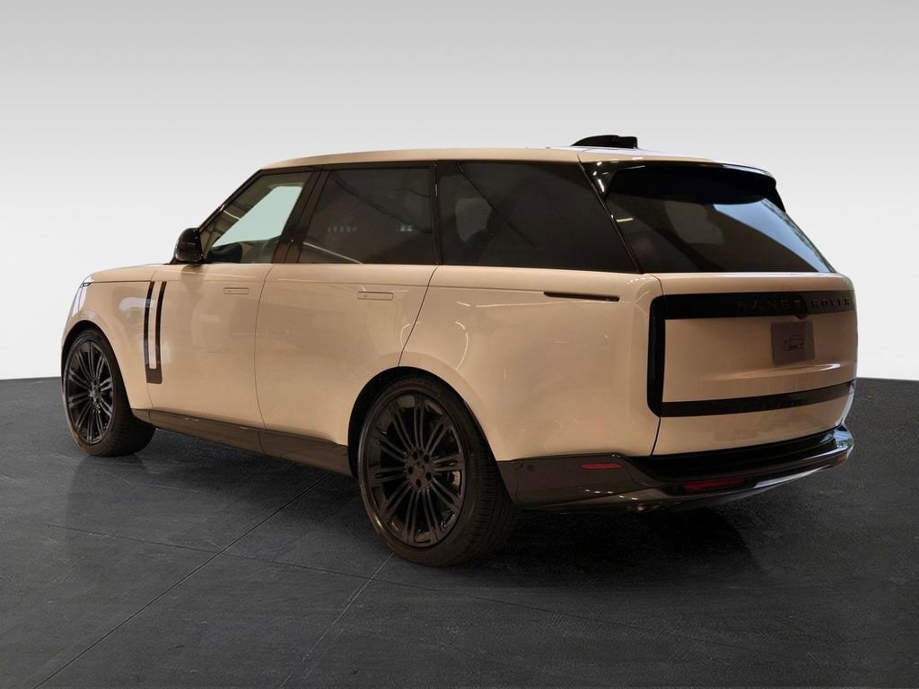 New 2026 Land Rover Range Rover SE SUV