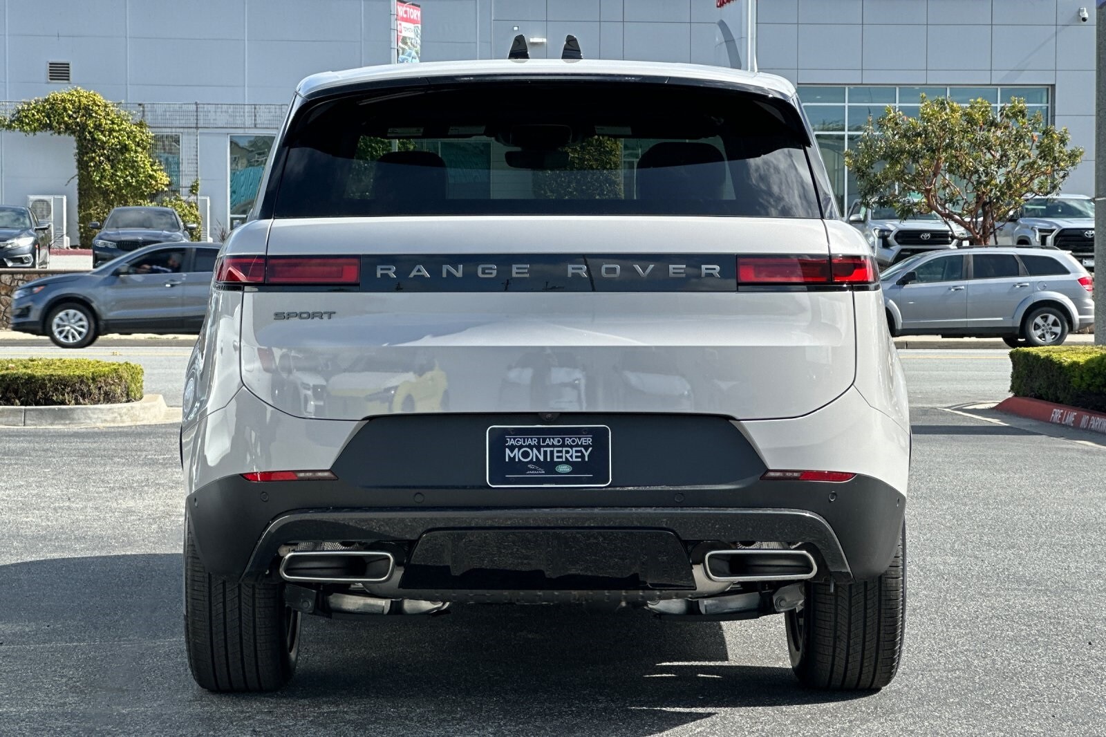 2025 Land Rover Range Rover Sport P360 S photo 4