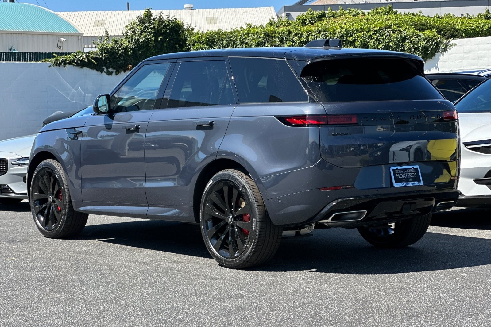2025 Land Rover Range Rover Sport SE photo 2