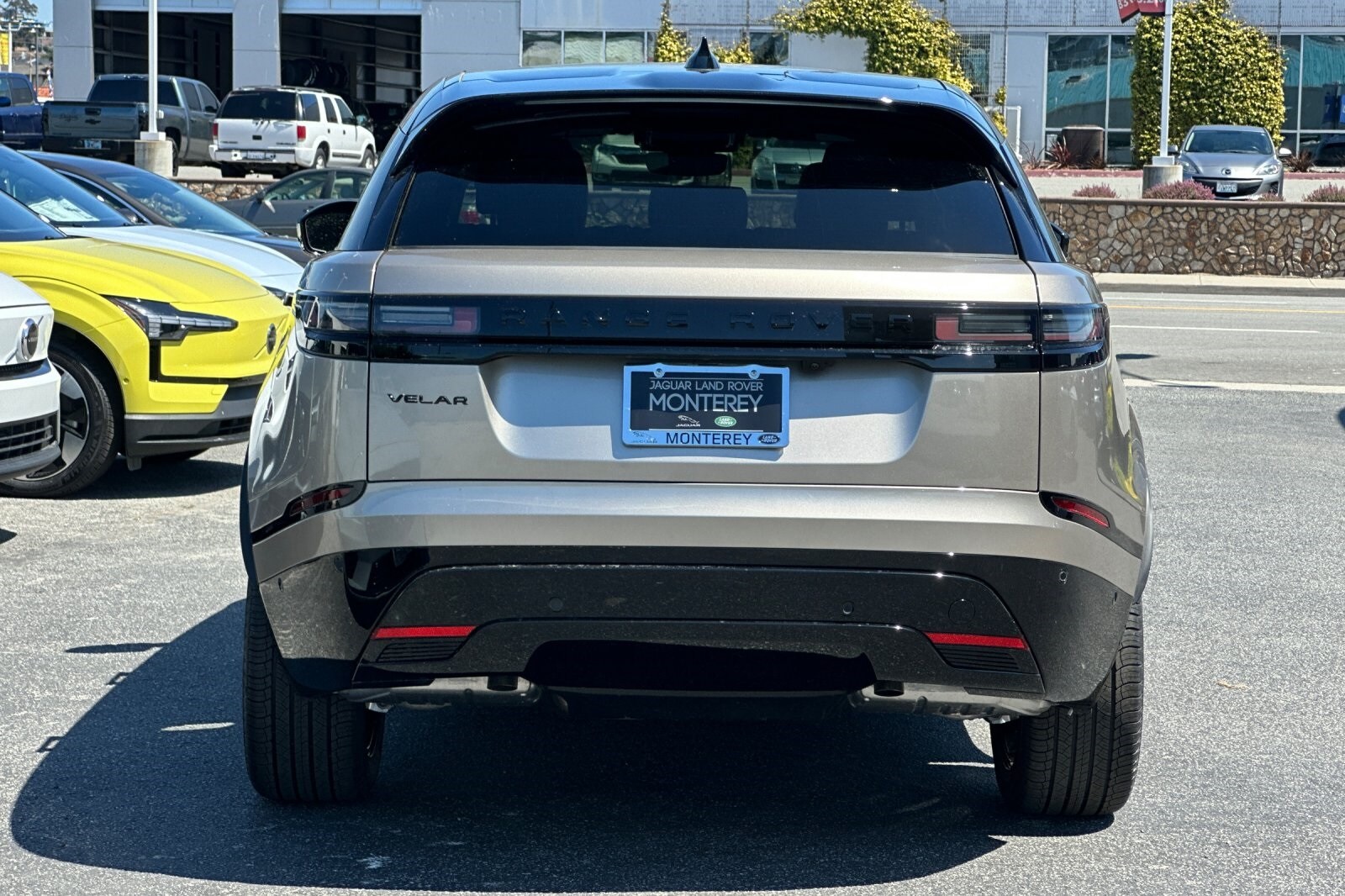 2026 Land Rover Range Rover Velar SE photo 3