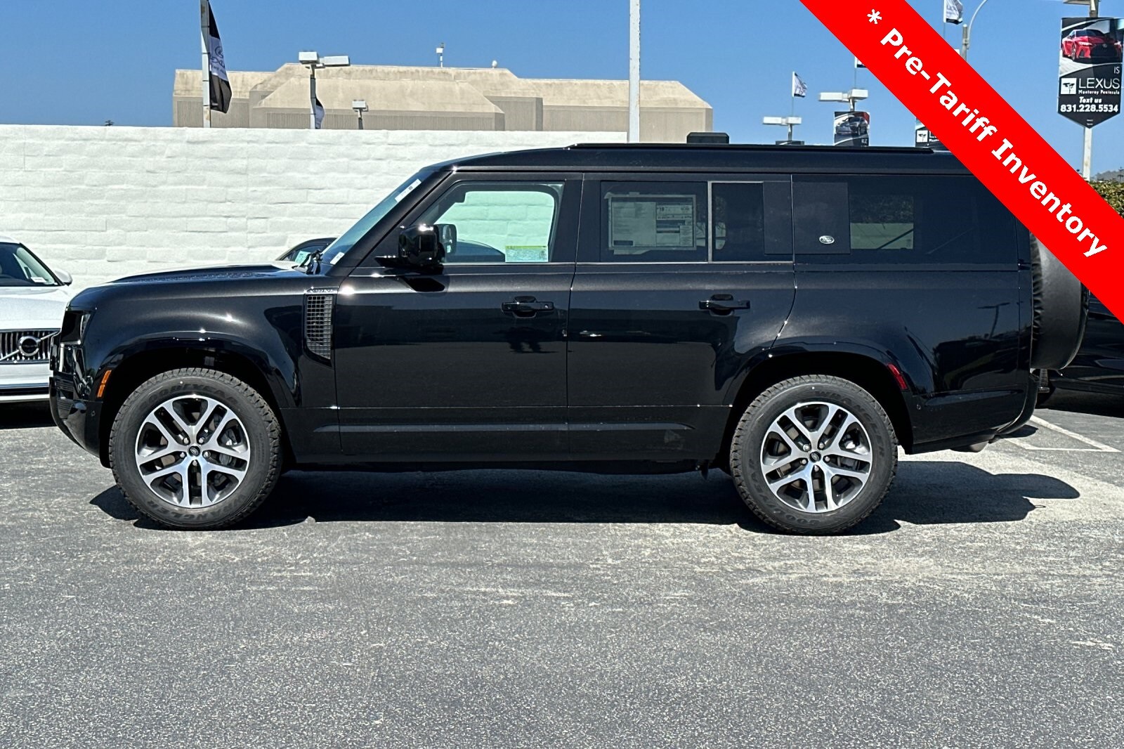 2024 Land Rover Defender 130 X-Dynamic SE photo 2