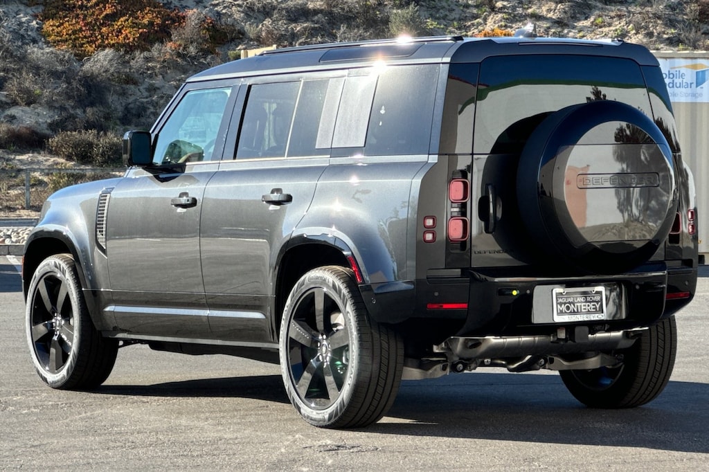 New 2025 Land Rover Defender 110 400PS X-Dynamic SE SUV