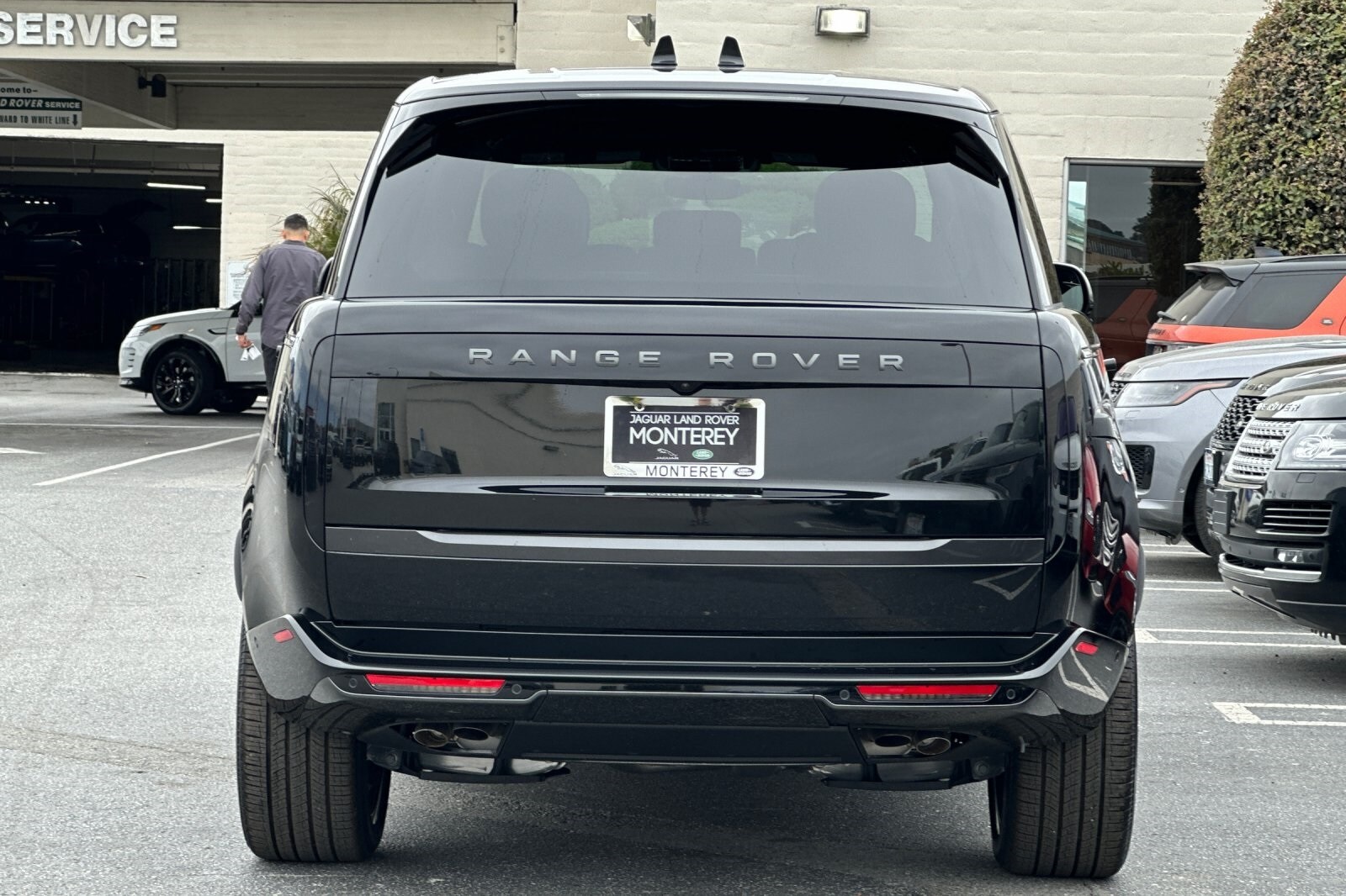 2025 Land Rover Range Rover SE photo 4