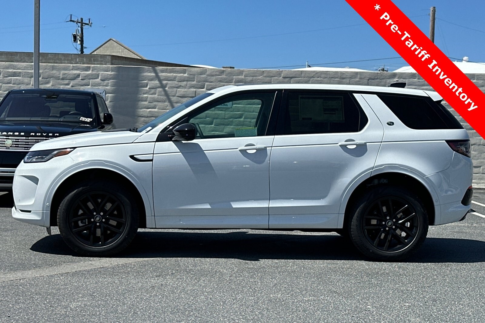 2024 Land Rover Discovery Sport S photo 2