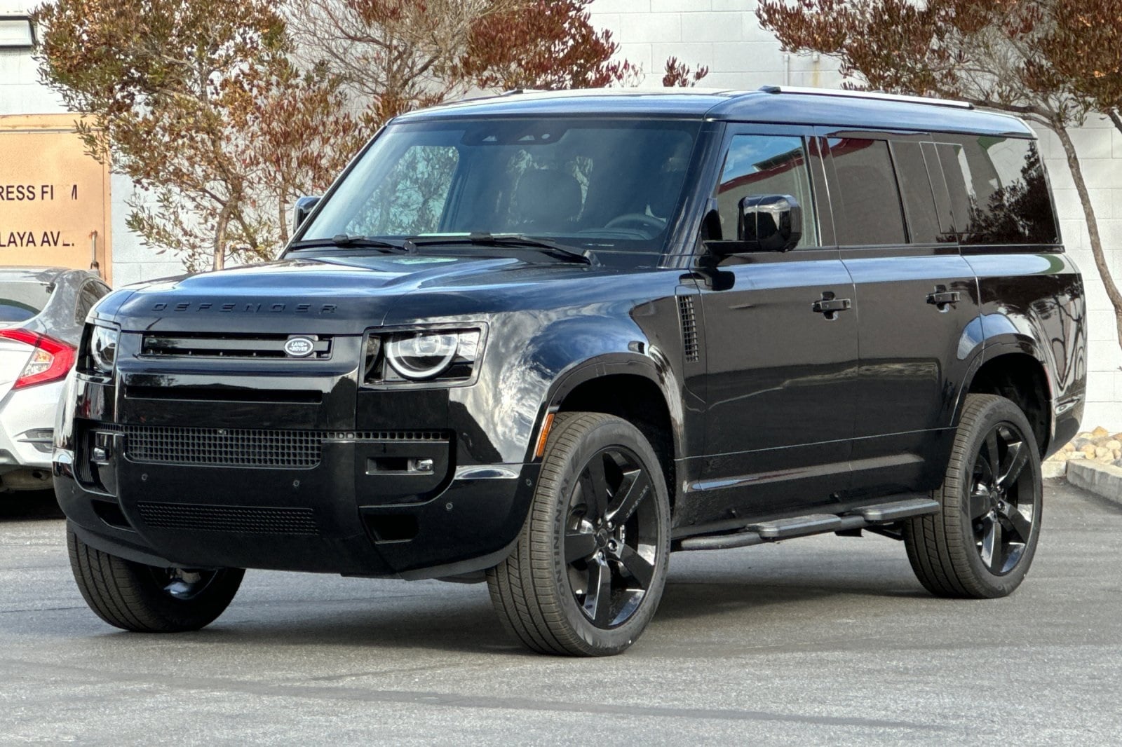 2026 Land Rover Defender V8's photo