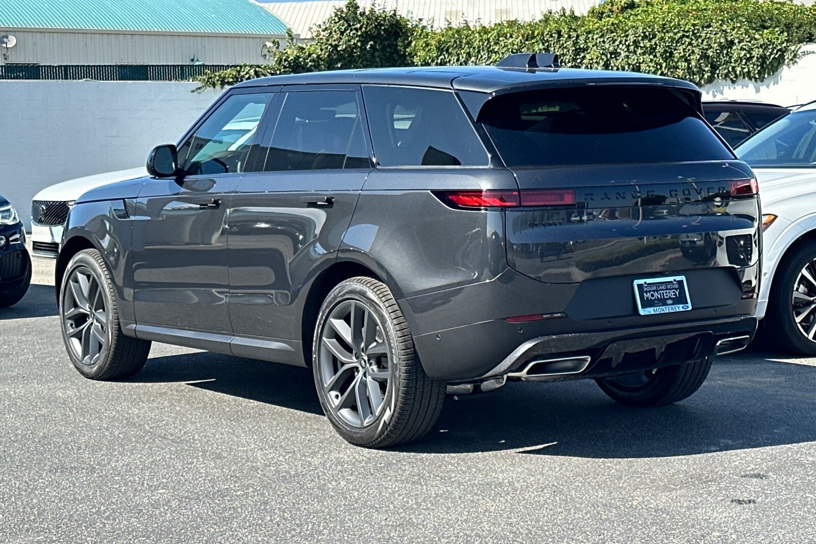 2025 Land Rover Range Rover Sport SE photo 2